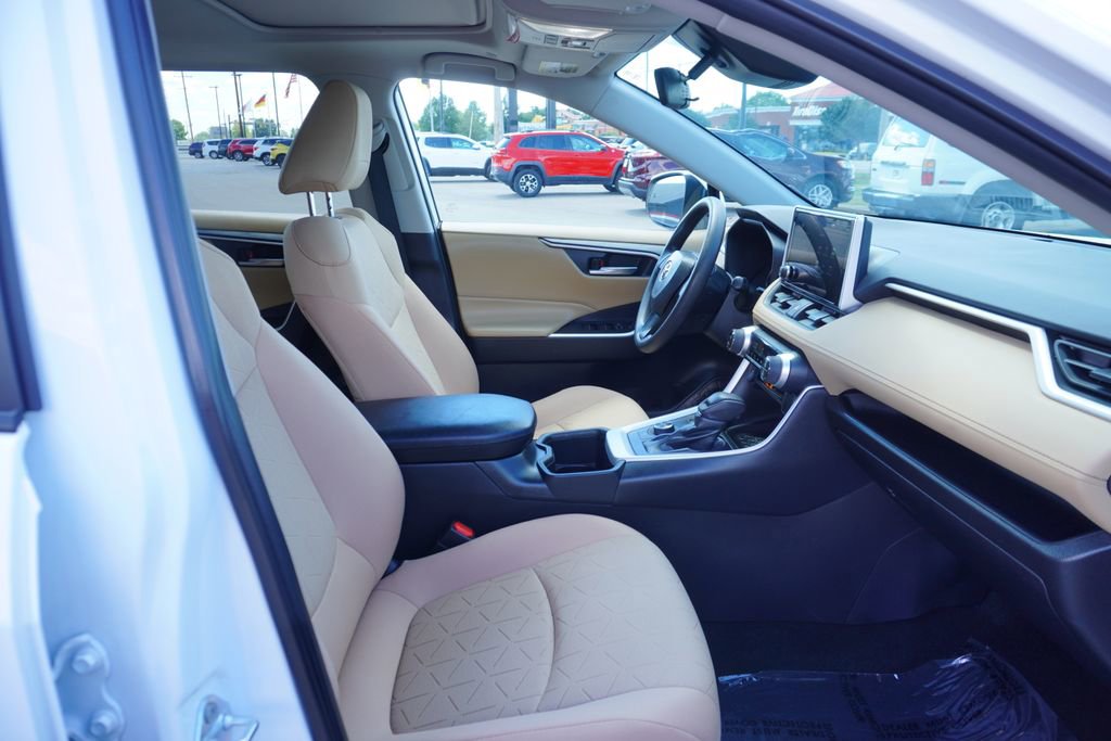 Used 2023 Toyota RAV4 XLE image 27