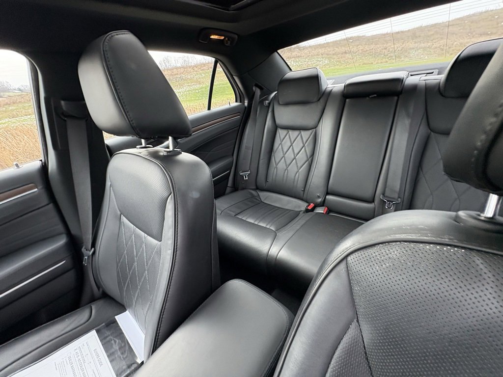 Used 2019 Chrysler 300 C w/ Sun, Sound & Nav Package image 41