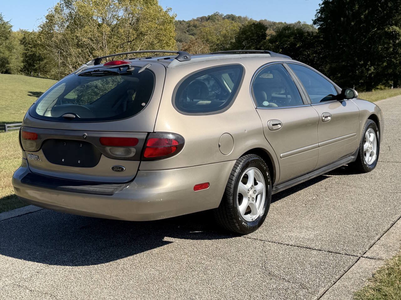 Used 2002 Ford Taurus SE FWD image 14