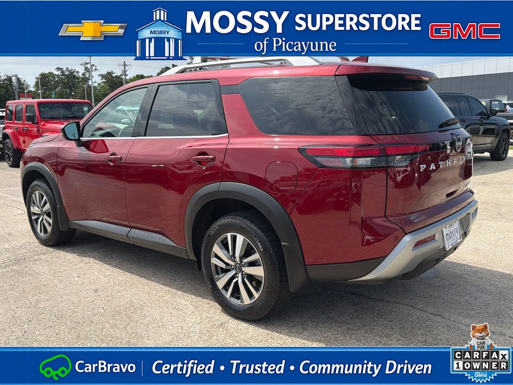 Certified 2025 Nissan Pathfinder SL AWD/4WD image 4