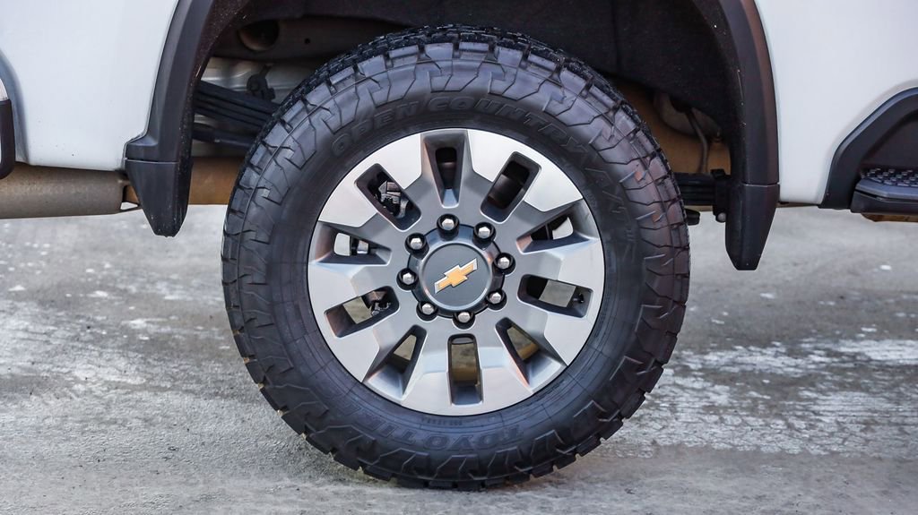 Used 2023 Chevrolet Silverado 2500 Custom w/ Custom Value Package image 12