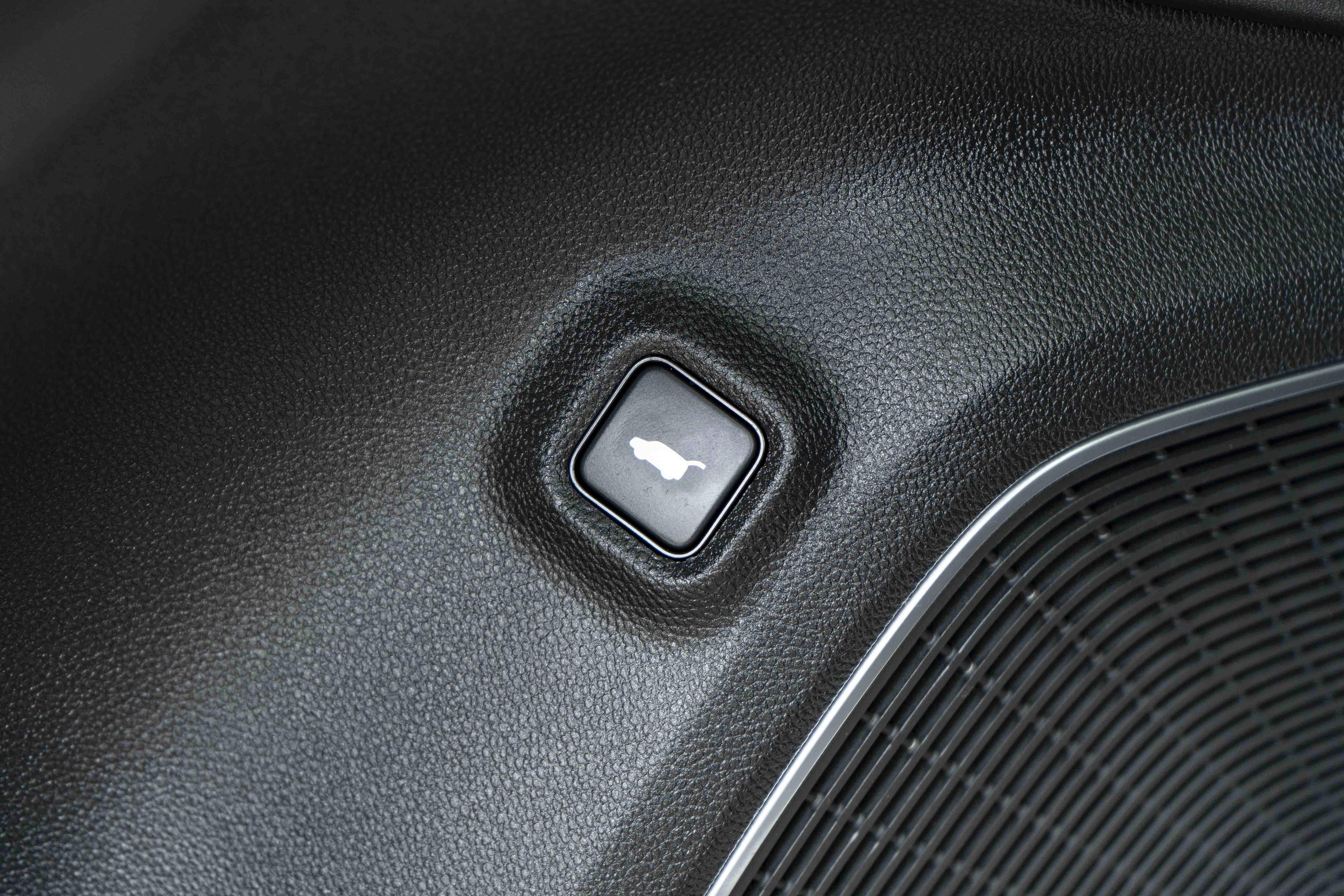 Used 2023 Acura MDX SH-AWD w/ Advance Package image 38