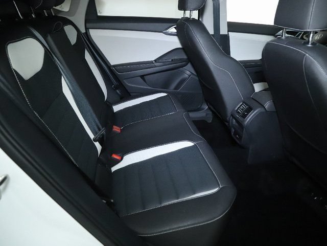 Certified 2025 Volkswagen Taos SEL AWD/4WD image 34