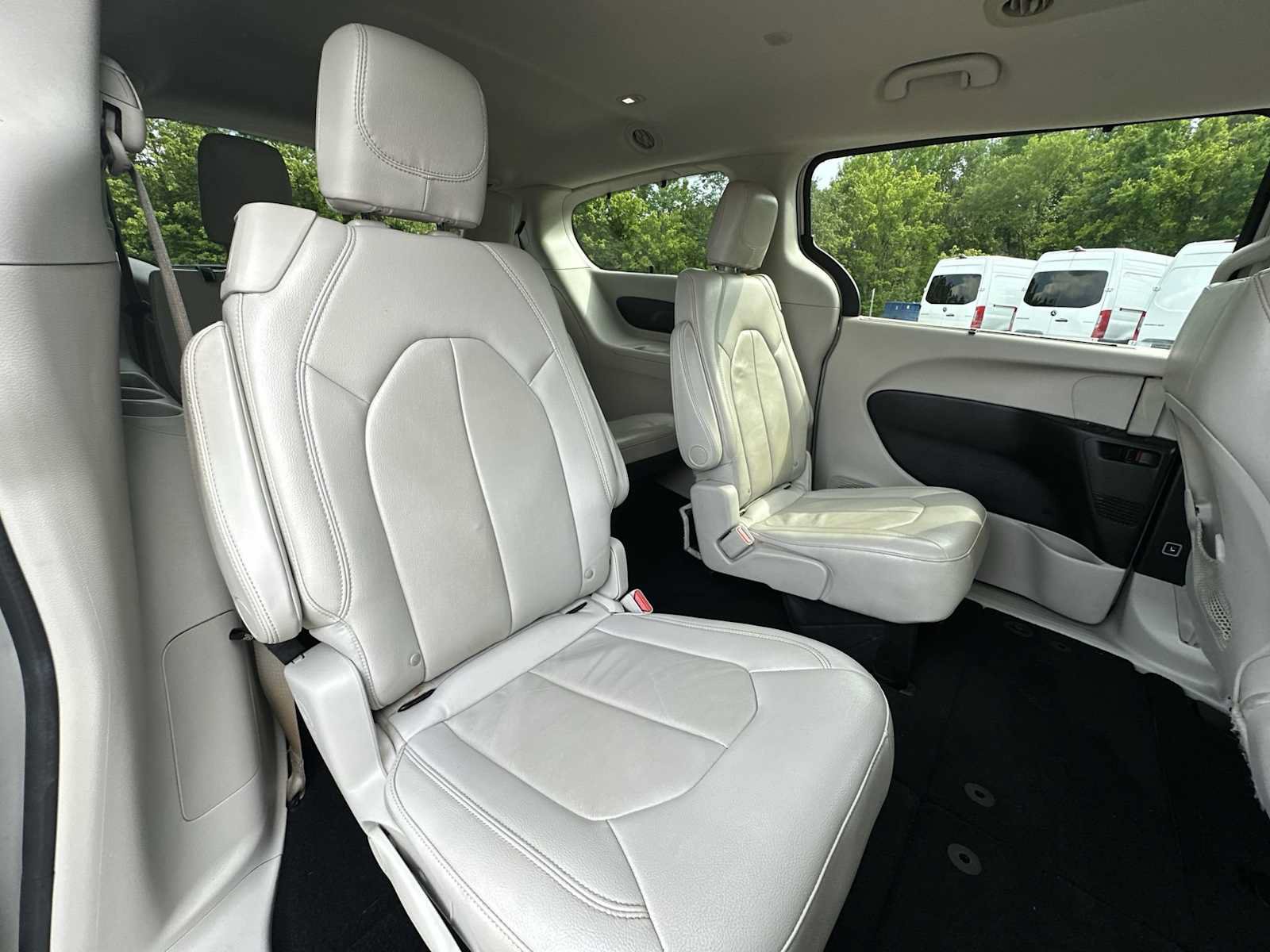 Used 2017 Chrysler Pacifica Touring-L FWD image 22