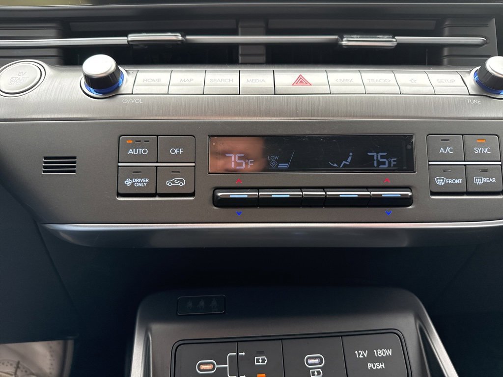 Certified 2024 Hyundai Kona SE image 14
