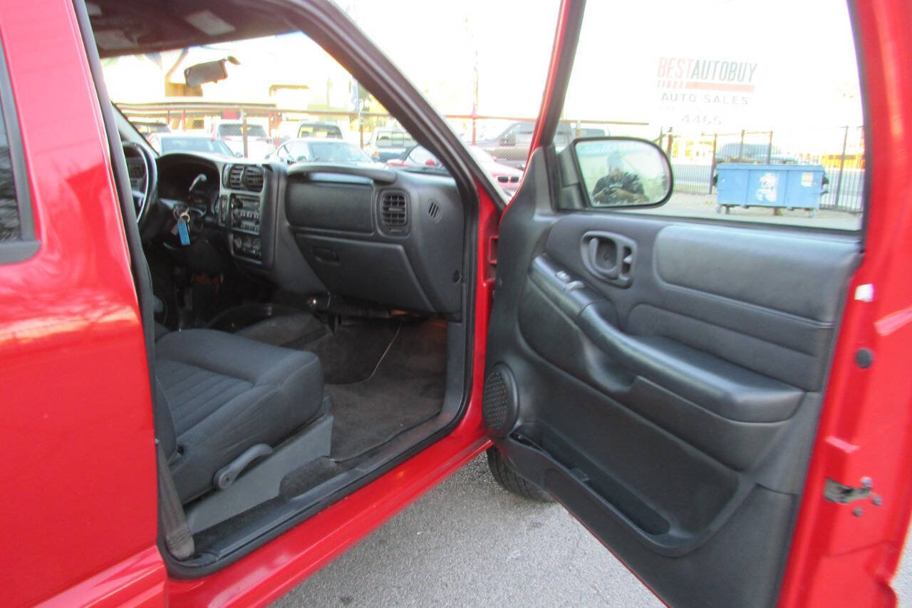 Used 2003 Chevrolet Blazer LS w/ Preferred Equipment Group AWD/4WD image 24