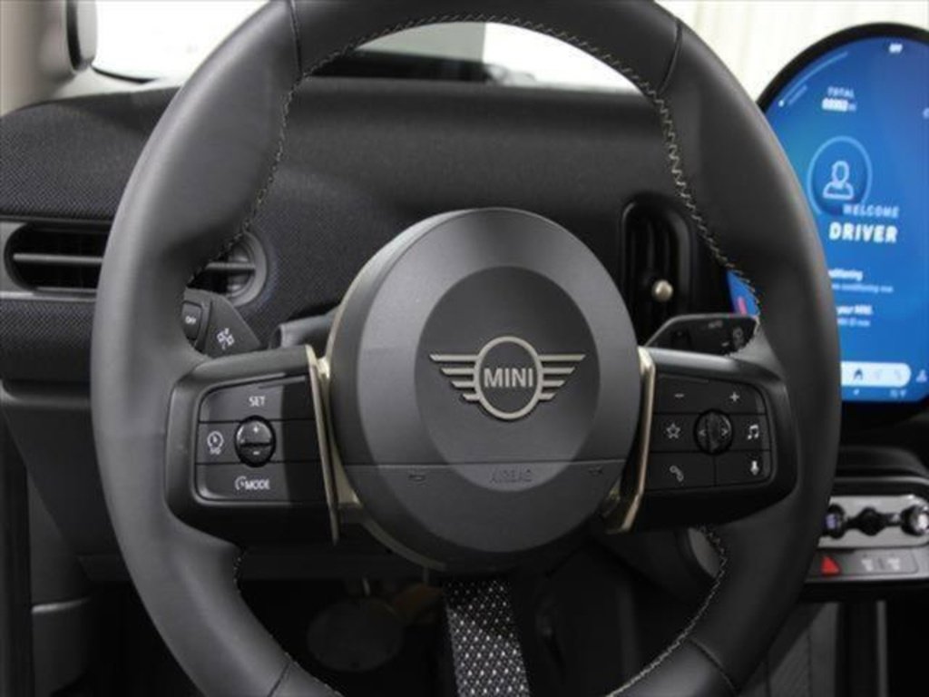 Certified 2025 MINI Cooper S image 9