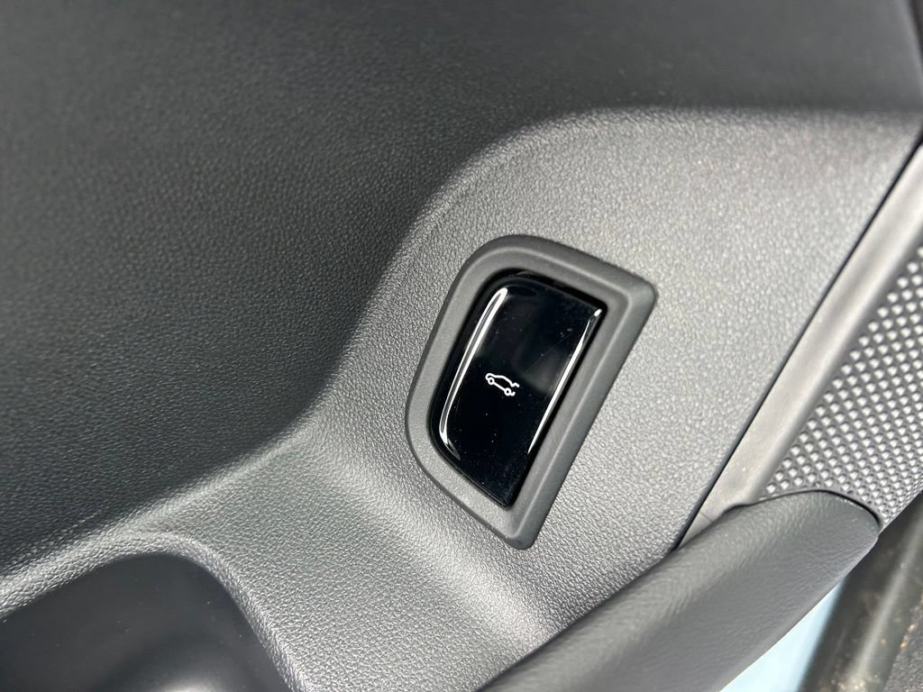 Used 2025 Cadillac Lyriq Sport RWD image 45