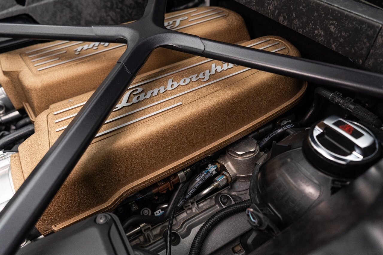 Used 2019 Lamborghini Huracan Performante AWD/4WD image 98