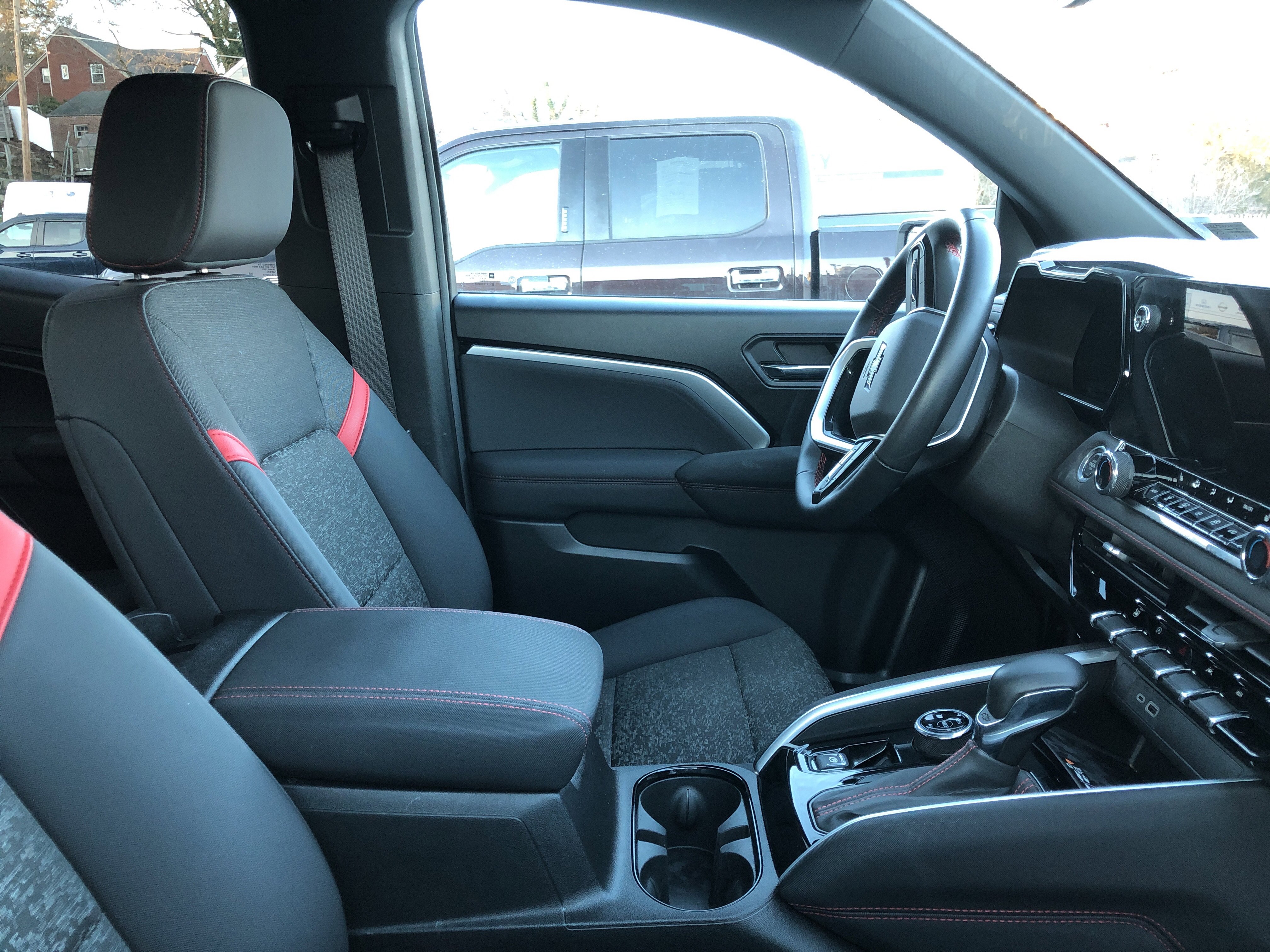 Certified 2024 Chevrolet Colorado Z71 w/ Z71 Convenience Package 2 image 9