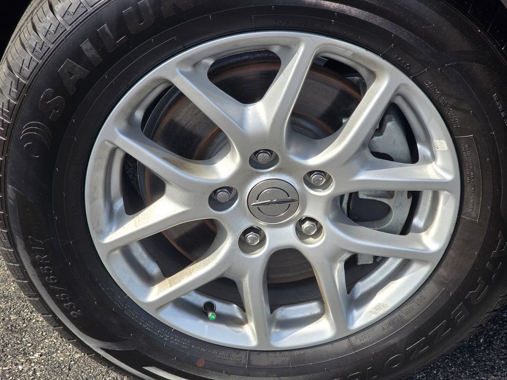 Used 2023 Chrysler Voyager LX FWD image 7