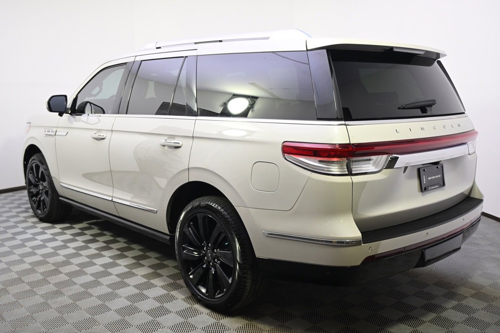 Certified 2024 Lincoln Navigator Reserve w/ Equipment Group 201A image 3