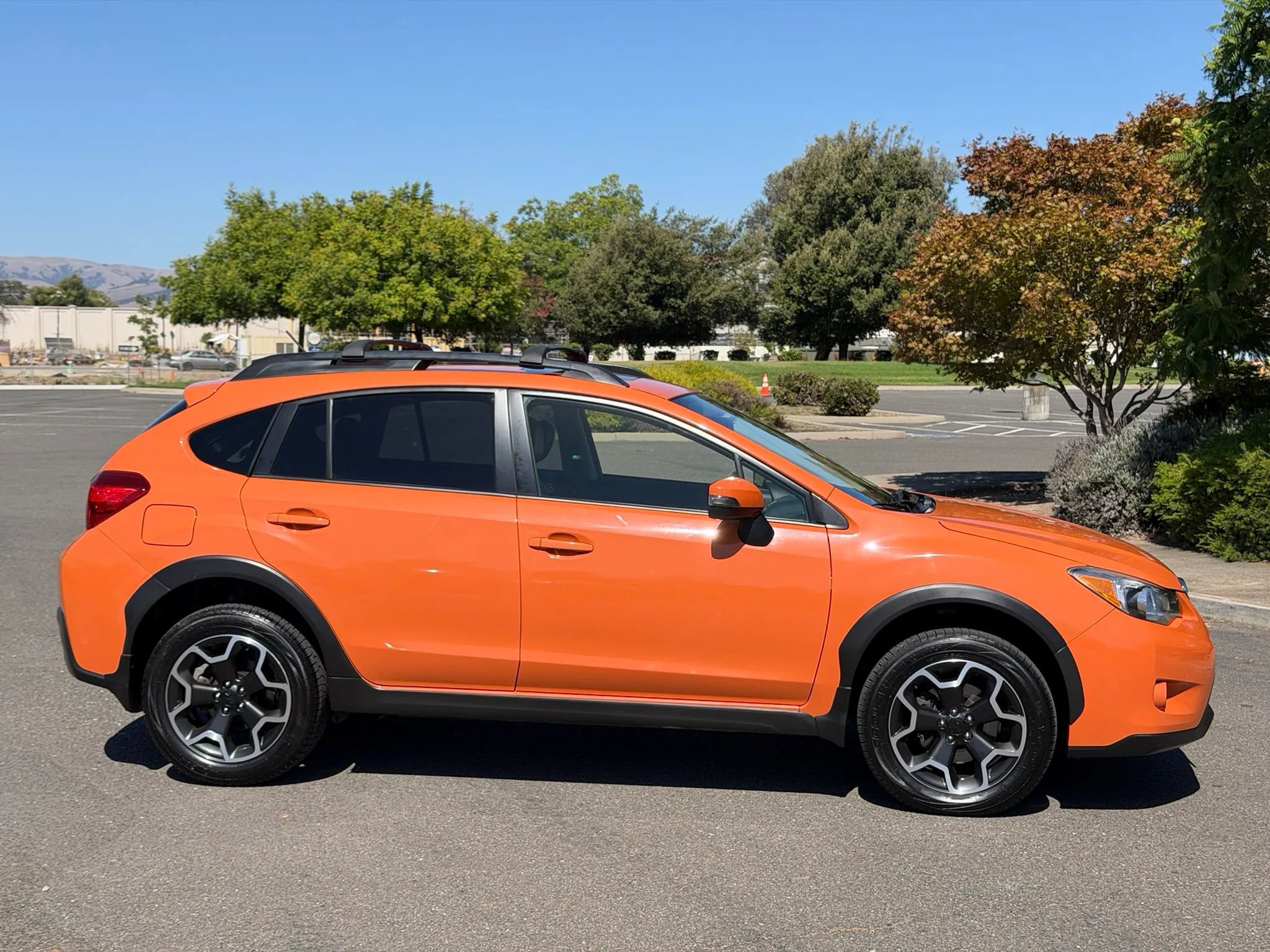 Used 2015 Subaru XV Crosstrek 2.0i Limited AWD/4WD image 6