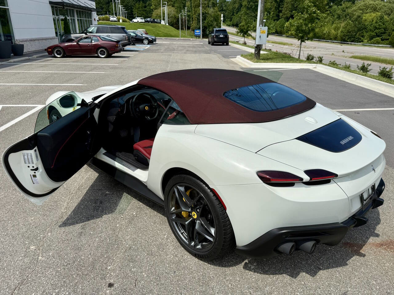 Used 2025 Ferrari Roma Spider image 27