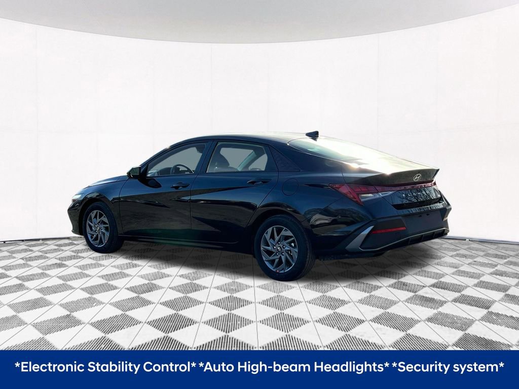New 2025 Hyundai Elantra Blue image 7