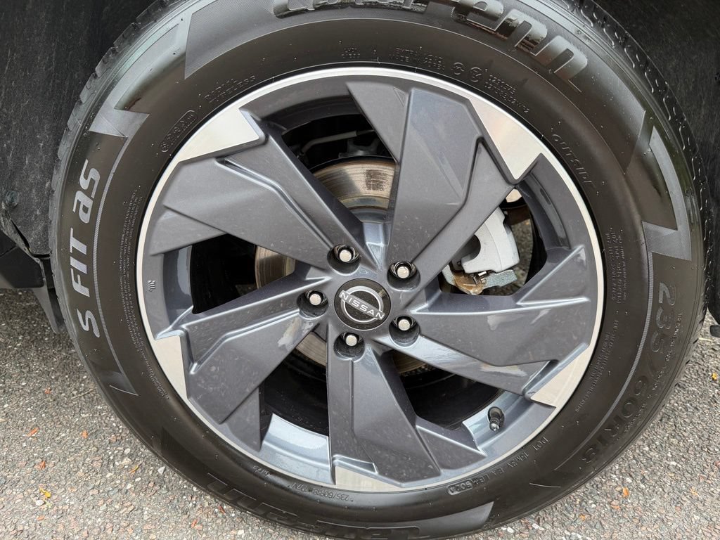 Used 2024 Nissan Rogue SV FWD image 29