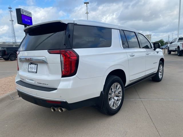Used 2022 GMC Yukon XL Denali image 4