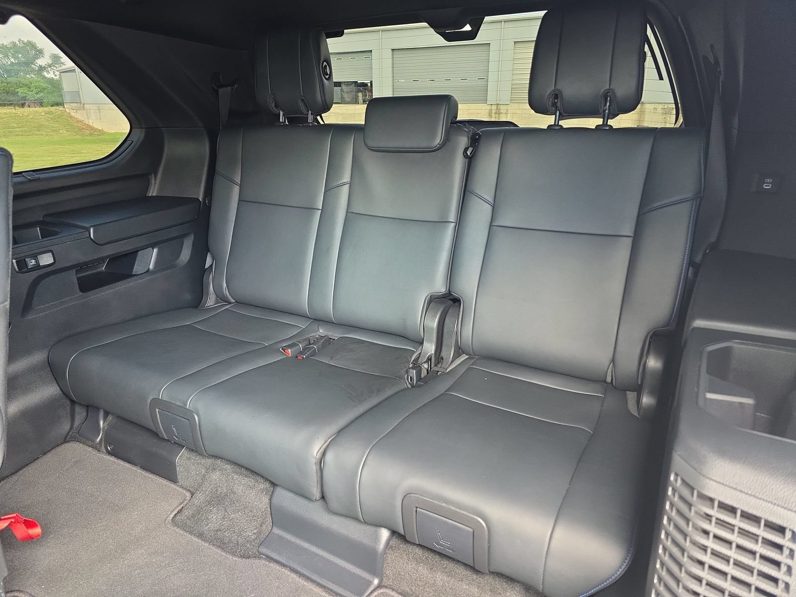 Used 2025 Toyota Sequoia Platinum AWD/4WD image 33