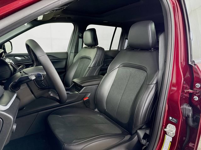 New 2025 Jeep Grand Cherokee Altitude image 20