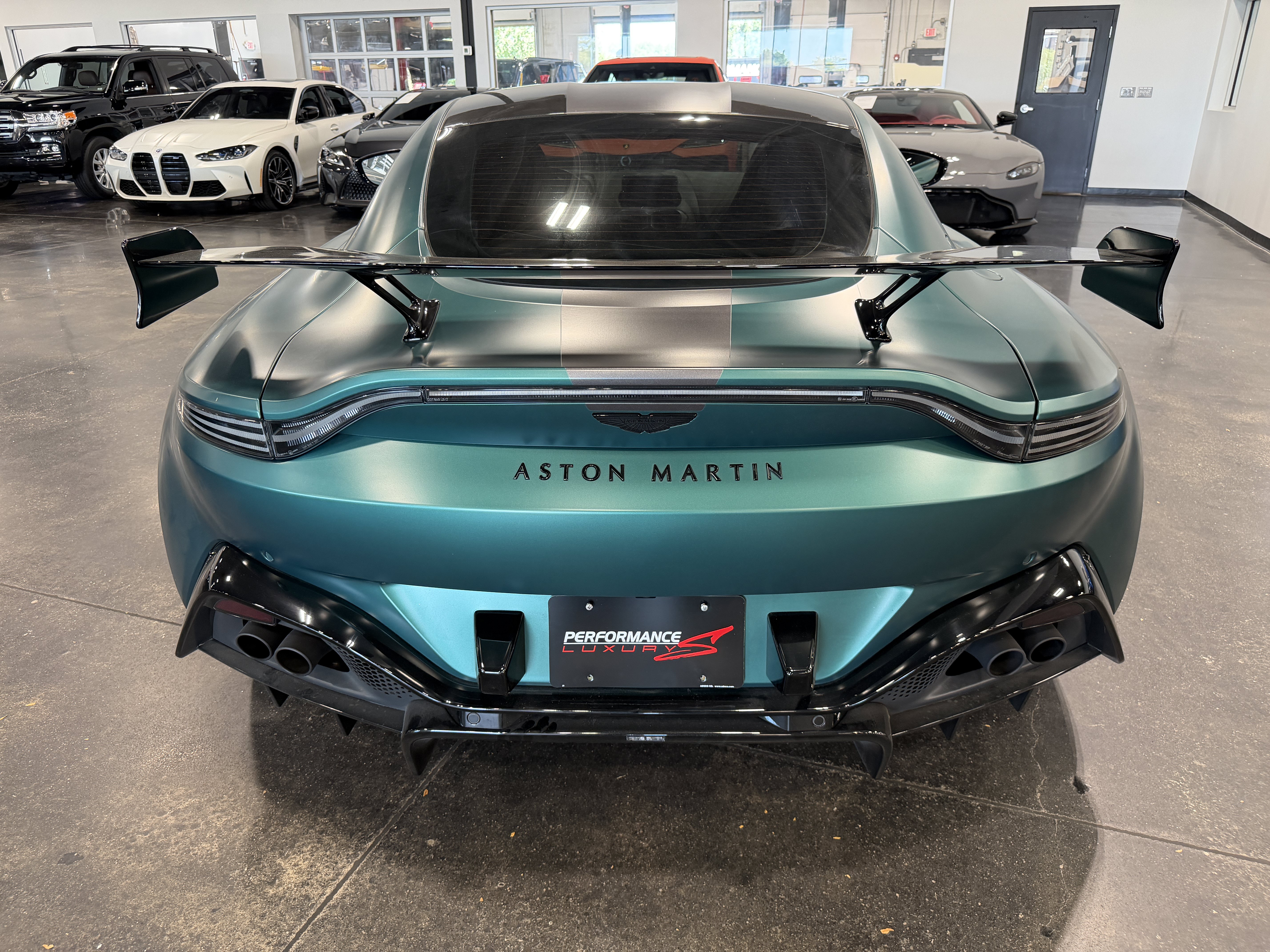 Used 2022 Aston Martin V8 Vantage Coupe RWD image 6