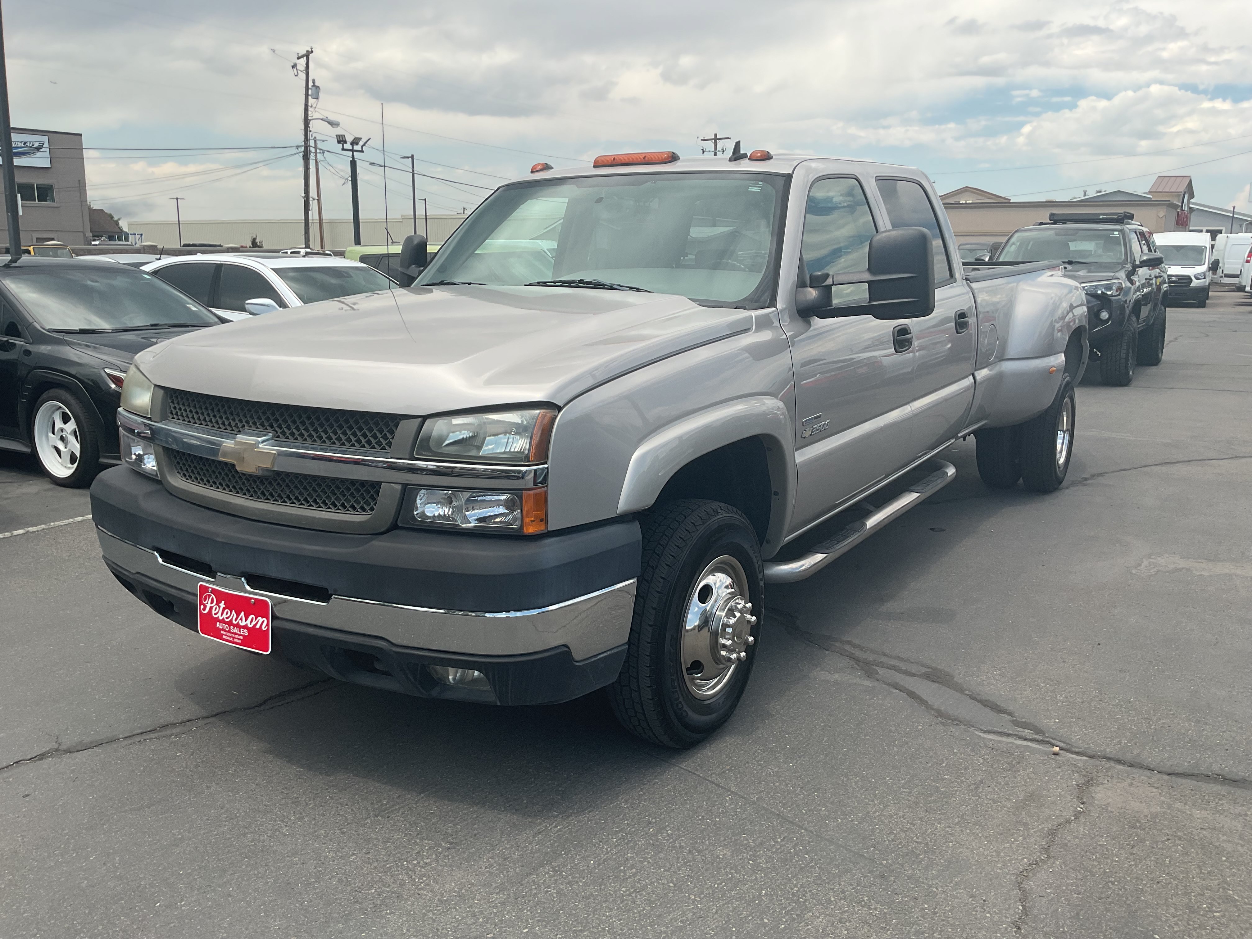 Used 2006 Chevrolet Silverado 3500 LT w/ Heavy-Duty Power Package RWD image 2