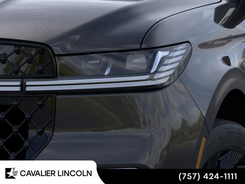 Used 2025 Lincoln Navigator Reserve w/ Jet Appearance Package image 18