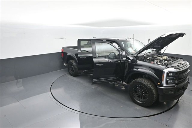 New 2026 Ford F250 Lariat w/ Black Appearance Package image 36