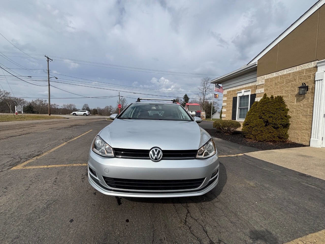 Used 2016 Volkswagen Golf SE image 7