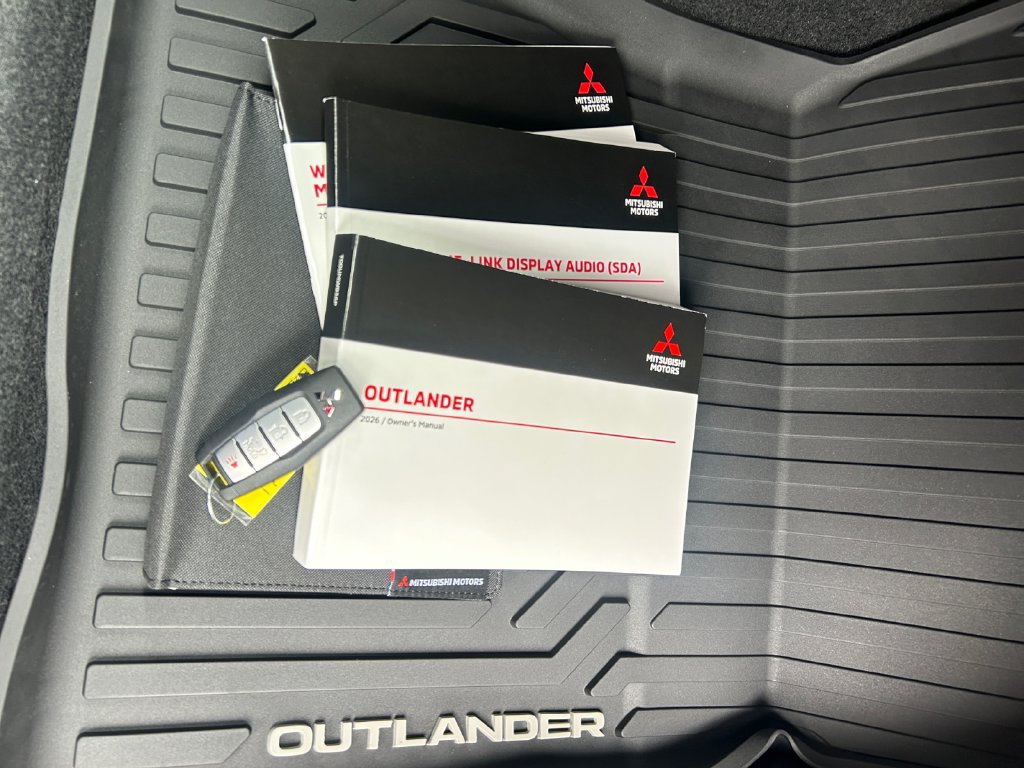 New 2026 Mitsubishi Outlander SE FWD image 17