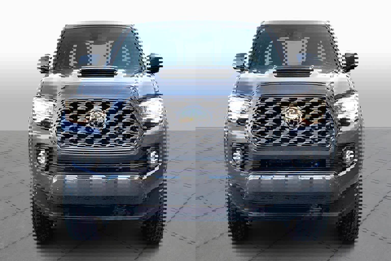 Used 2022 Toyota Tacoma TRD Sport w/ TRD Premium Sport Package image 4