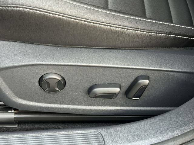 Certified 2023 Volkswagen Jetta SE w/ Panoramic Sunroof Package FWD image 20