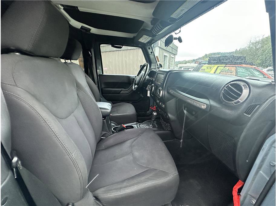Used 2015 Jeep Wrangler Sport w/ Connectivity Group image 26
