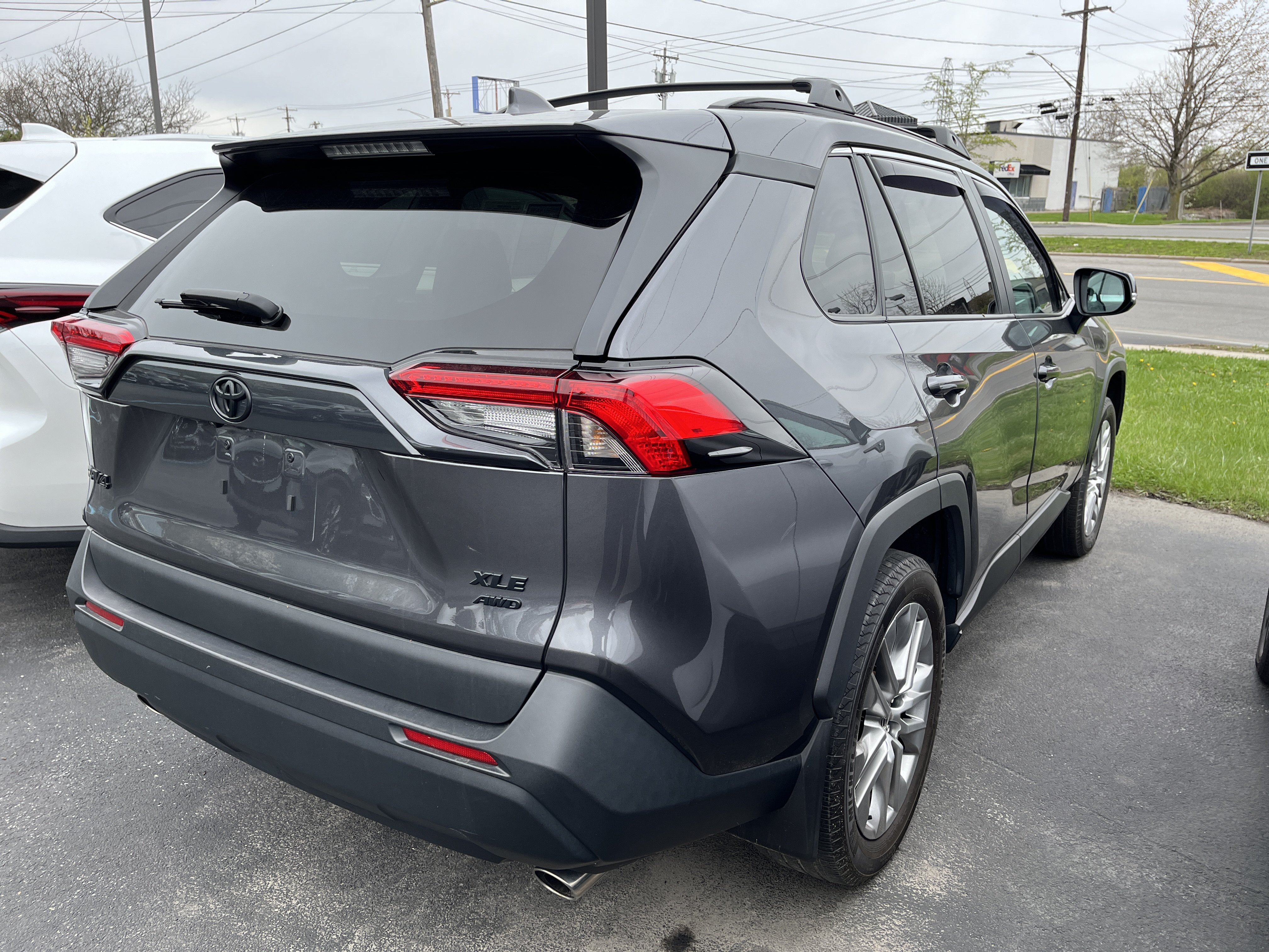 Used 2023 Toyota RAV4 XLE Premium AWD/4WD image 7