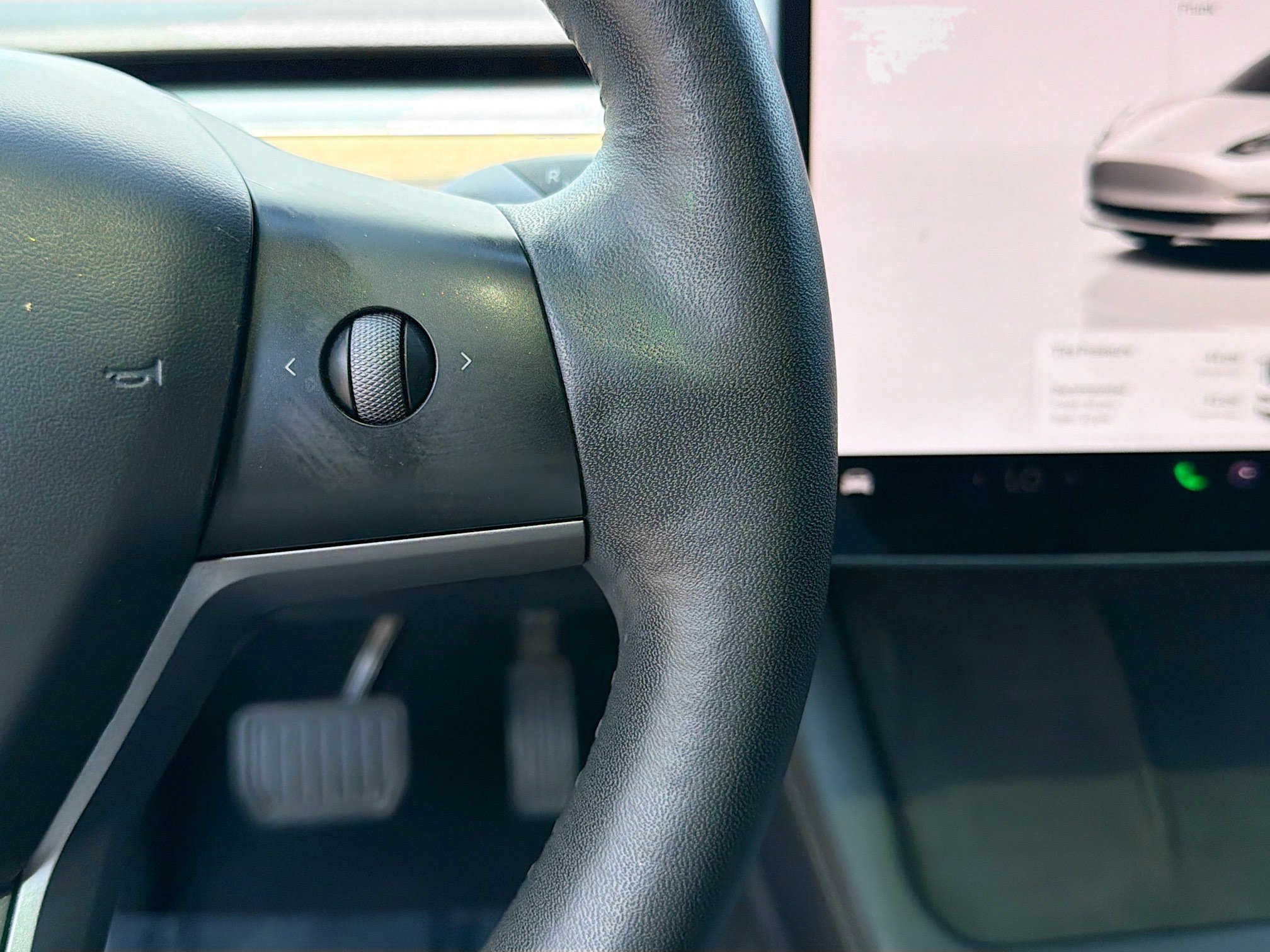 Used 2023 Tesla Model 3 Standard Range image 34