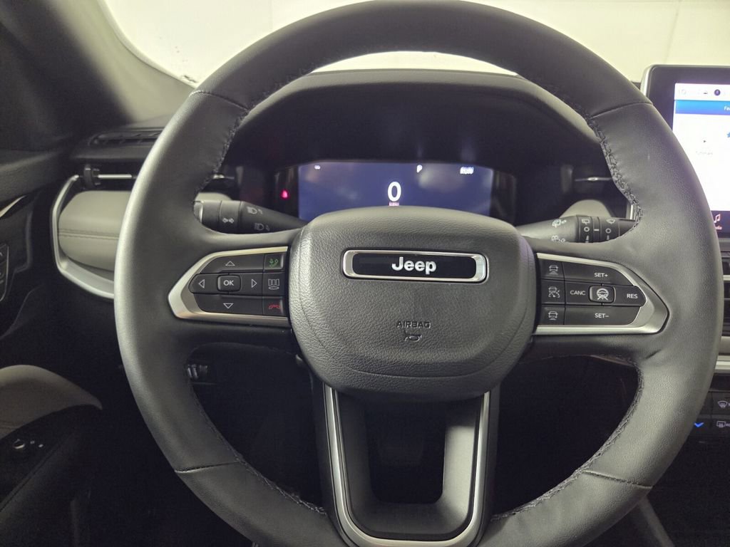 Certified 2025 Jeep Compass Limited w/ Elite Group AWD/4WD image 18