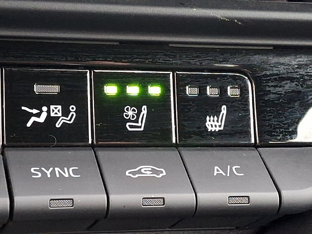 Used 2026 Toyota Crown AWD/4WD image 26