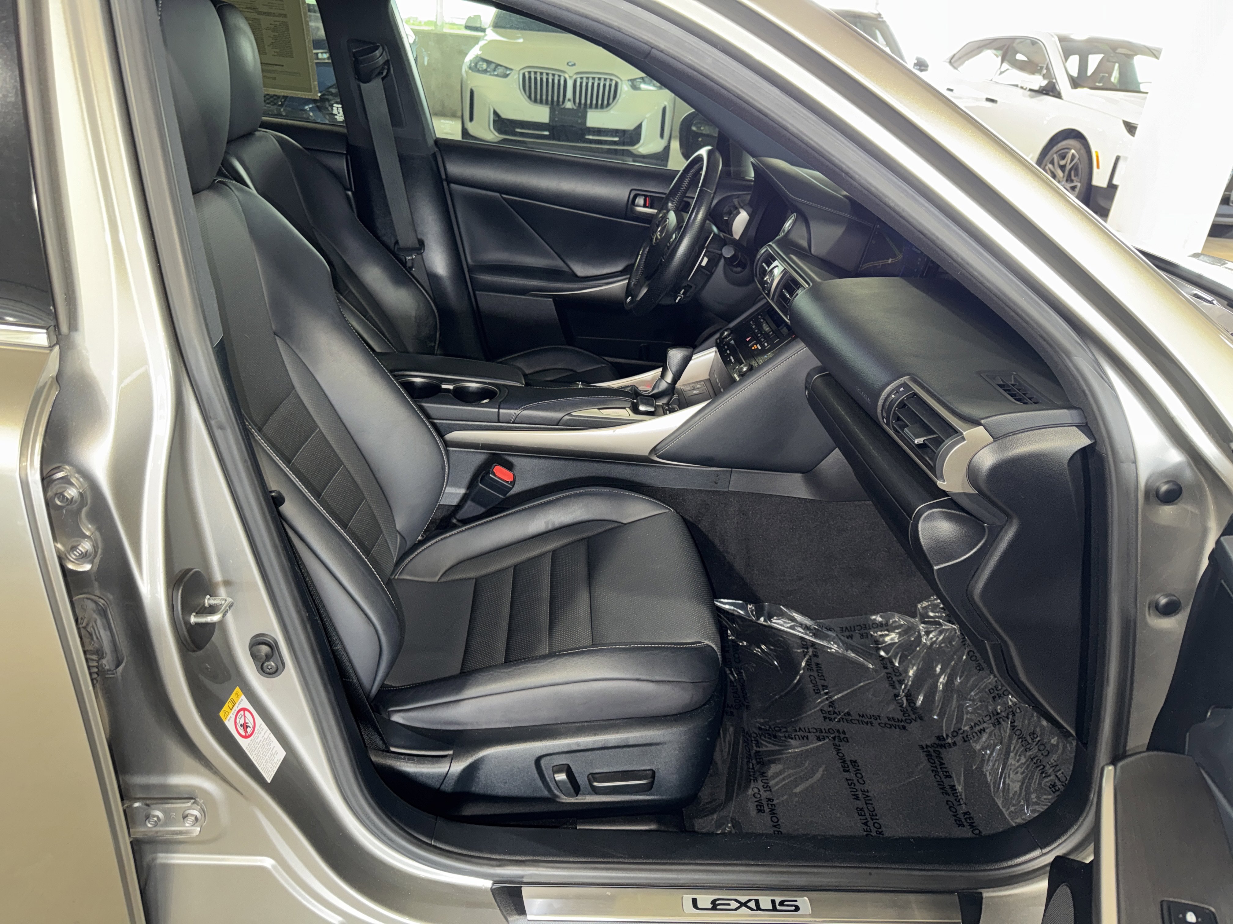 Used 2019 Lexus IS 300 F Sport w/ F Sport Package image 10