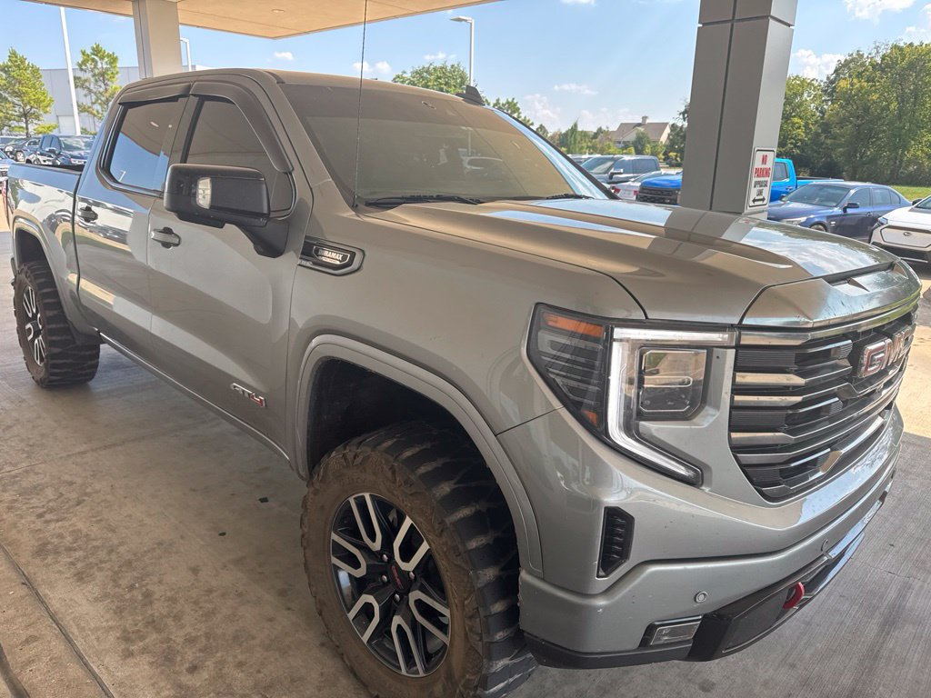Used 2023 GMC Sierra 1500 AT4 w/ AT4 Premium Package AWD/4WD image 3