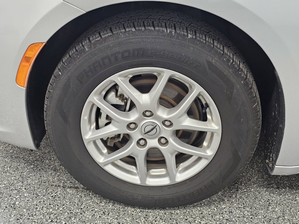 Used 2024 Chrysler Pacifica Touring-L FWD image 9