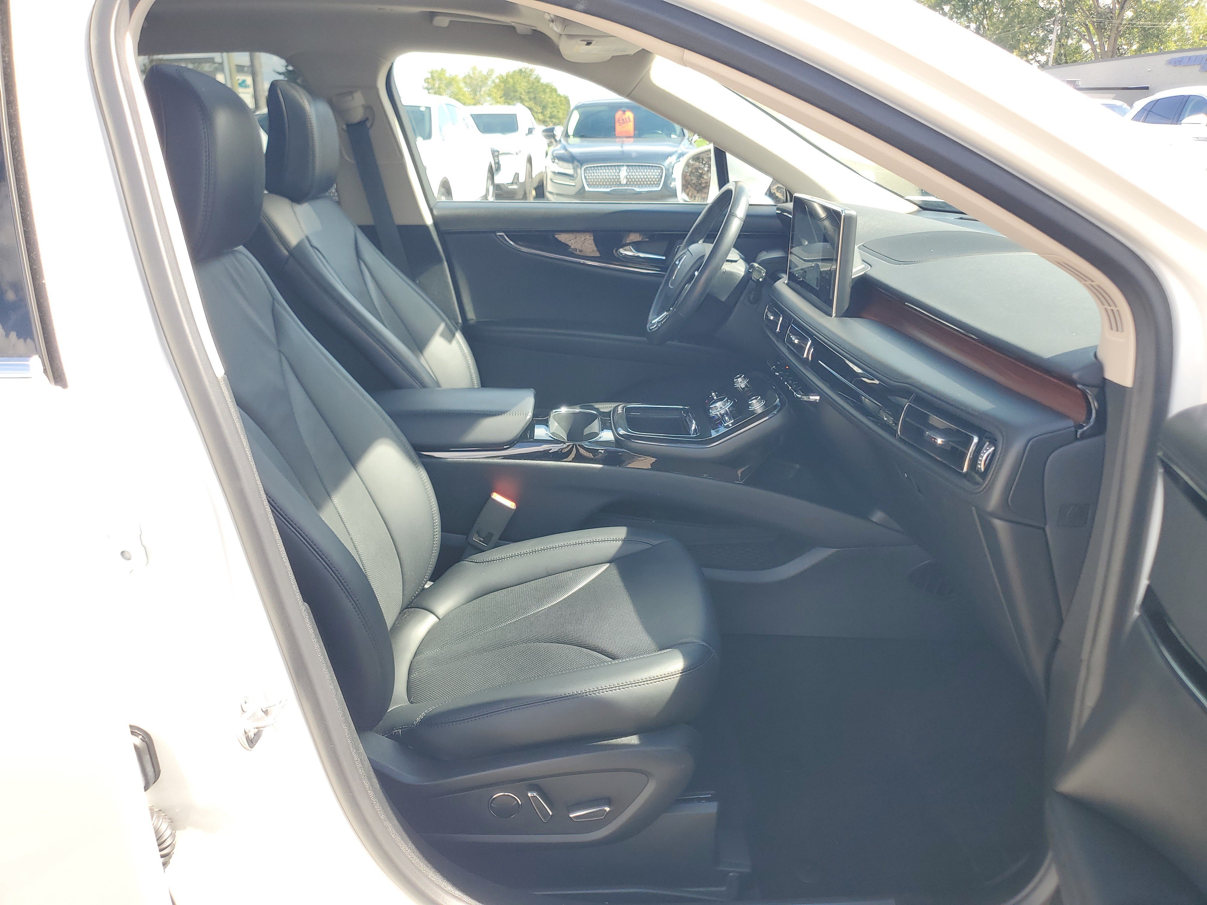 Certified 2023 Lincoln Nautilus Reserve AWD/4WD image 9