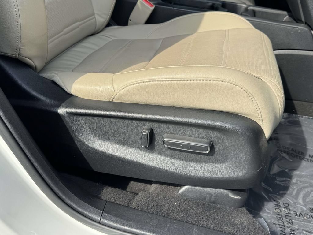 Used 2017 Honda CR-V EX-L image 11