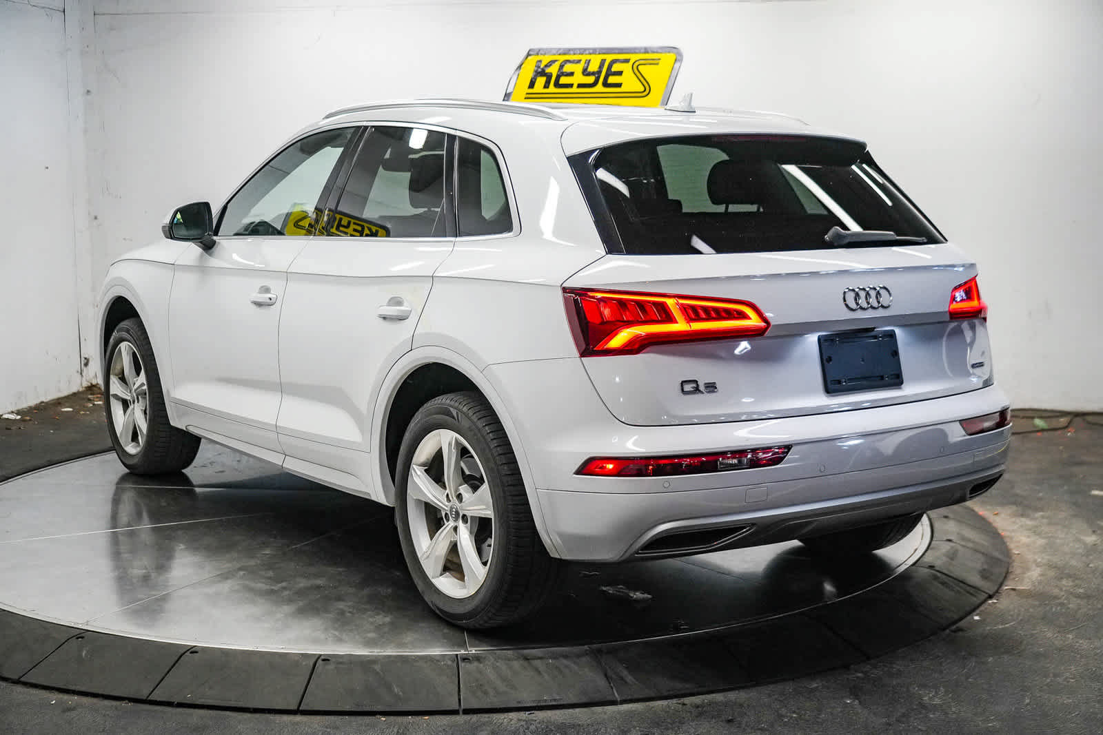 Used 2020 Audi Q5 2.0T Premium w/ Convenience Package AWD/4WD image 8