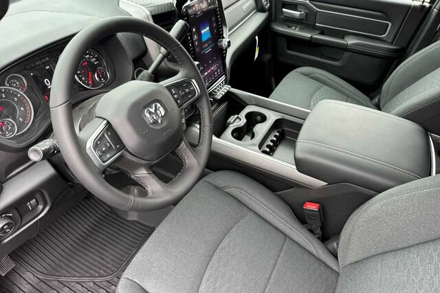 New 2026 RAM 2500 Big Horn AWD/4WD image 7