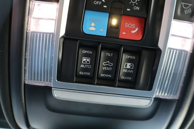 Used 2025 RAM 3500 Laramie AWD/4WD image 35