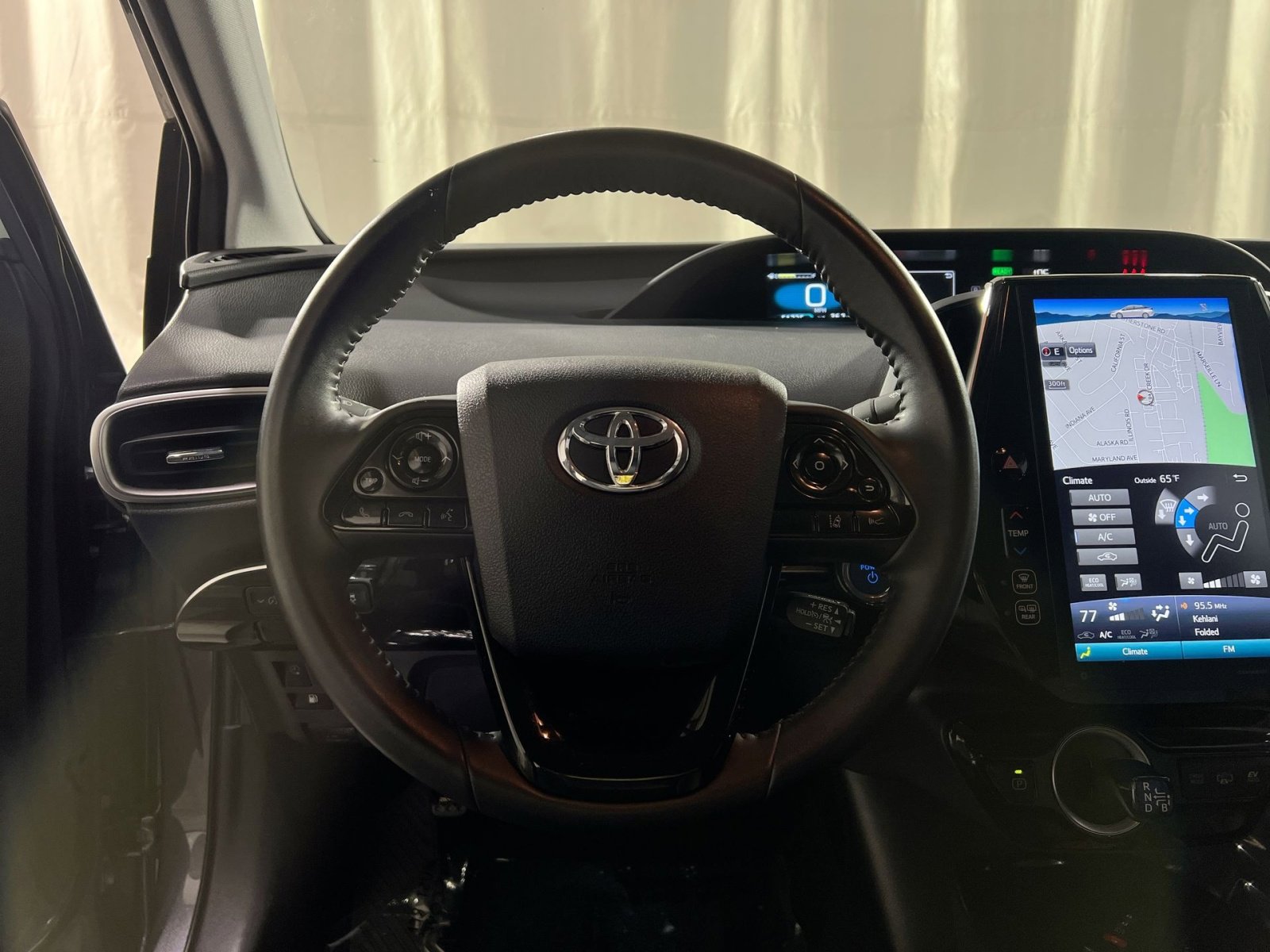 Used 2022 Toyota Prius Prime XLE image 23