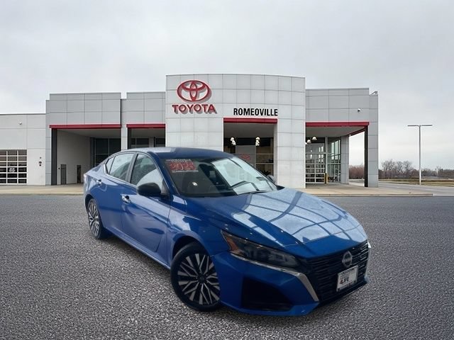Used 2025 Nissan Altima 2.5 SV FWD image 1