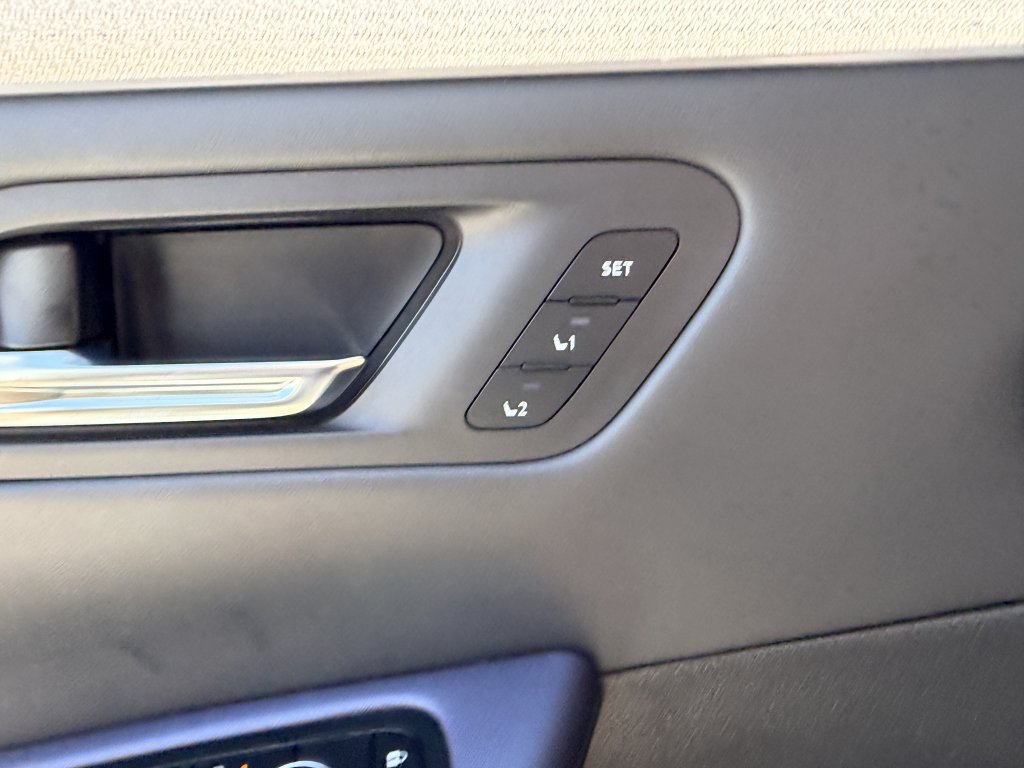Used 2026 Nissan Leaf Platinum+ w/ Floor Mat Package (Platinum+) FWD image 32