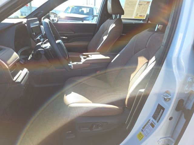 Used 2026 Toyota Grand Highlander MAX Platinum image 11