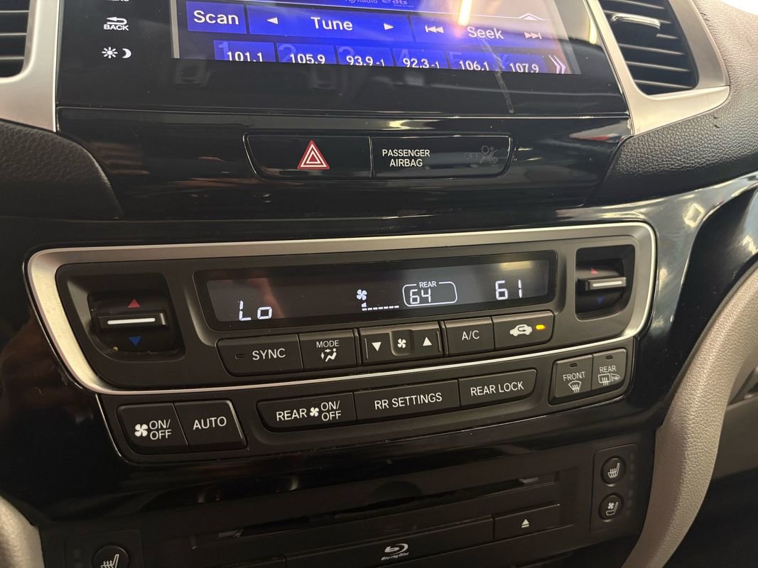 Used 2017 Honda Pilot Elite image 32