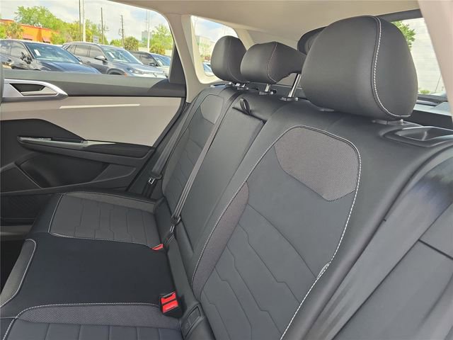 New 2026 Volkswagen Taos SE FWD image 11